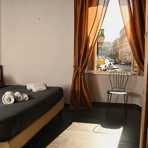 house-monti-1875.it-romehotels.com/